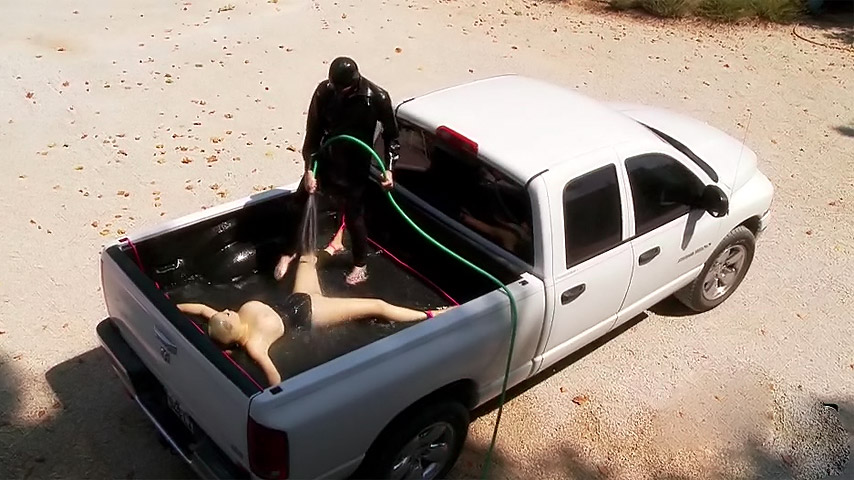 854px x 480px - Rubber girl water play in the truck bed - Hell Porno